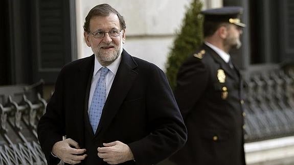 Rajoy, a su llegada al Congreso. 