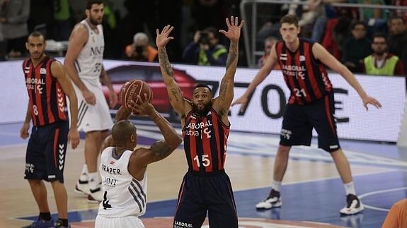 Hodge, durante un partido del Baskonia. 