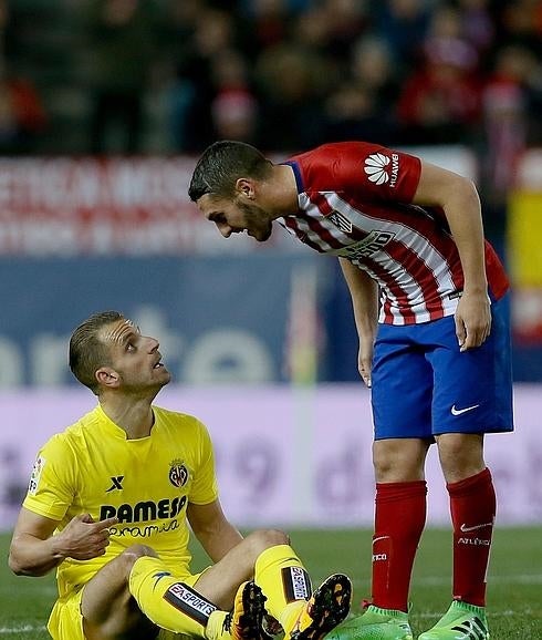 Koke (d), contra el Villarreal. 