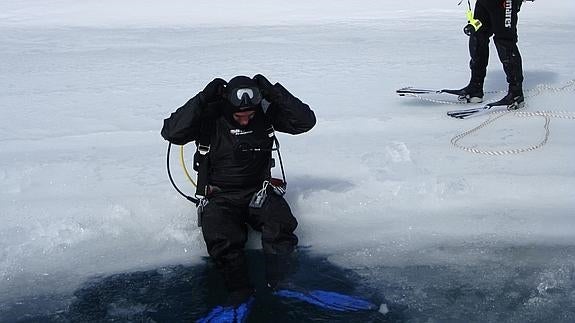 El buceo en lagos es una de las actividades más demandadas fuera del esquí