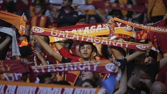 Aficionados del Galatsaray. 