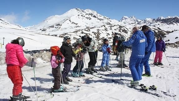 Los niños invitados, en una de las últimas ediciones celebradas en las estaciones del Grupo Aramón