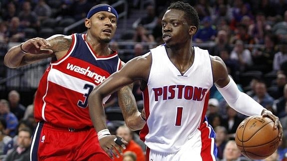 Reggie Jackson (d), ante Bradley Beal (i). 