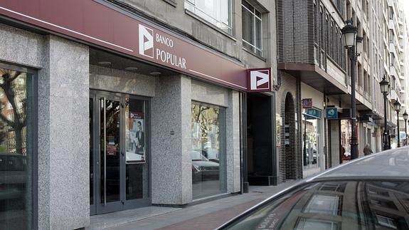 Sucursal de Banco Popular. 