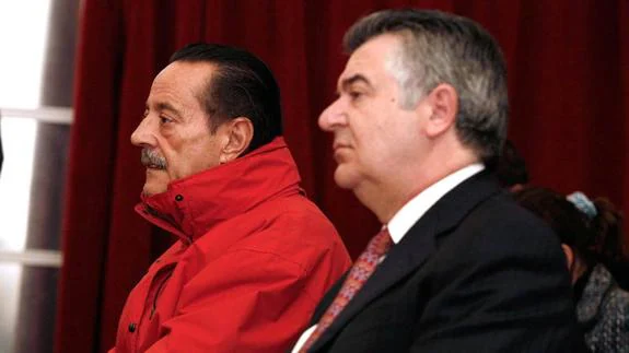 Julián Muñoz y Juan Antonio Roca, durante el juicio por el denominado 'caso Incopromar'.