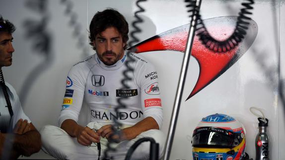 Fernando Alonso tras los entrenamientos del GP de Alemania. 
