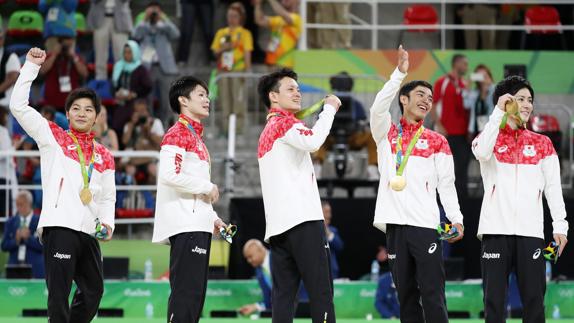 Integrantes del equipo olímpico de gimnasia artística japonés. 