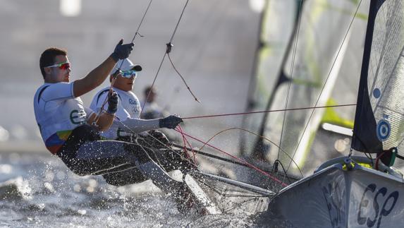 Botín y López, durante una regata. 