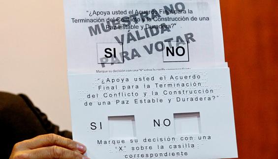 Tarjeta para votar el 2 de octubre en Colombia en el plebiscito sobre el proceso de paz con las FARC.