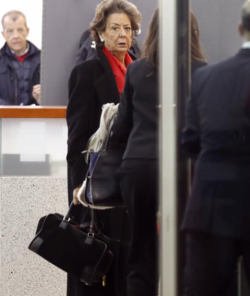 La senadora y exalcaldesa de Valencia por el PP, Rita Barberá, a su llegada esta mañana a la sede del Tribunal Supremo.