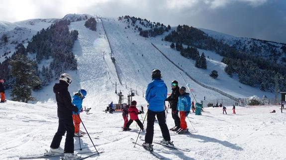 Esquiadores en la estación de Masella, el pasao fin de semana