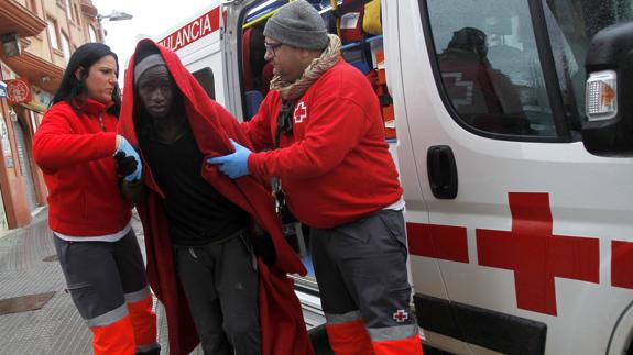 Uno de los inmigrantes rescatados en Tarifa.