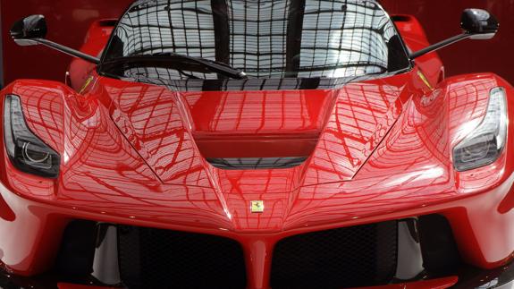 Un modelo LaFerrari.