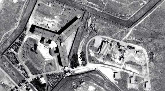 Fotografía facilitada por Amnistía Internacional que muestra una vista aérea de la cárcel de Saidnaya.