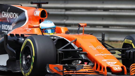 Fernando Alonso en el circuito de Shanghai.