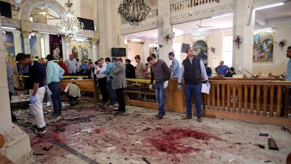 Interior de la iglesia donde ha tenido lugar el atentado.