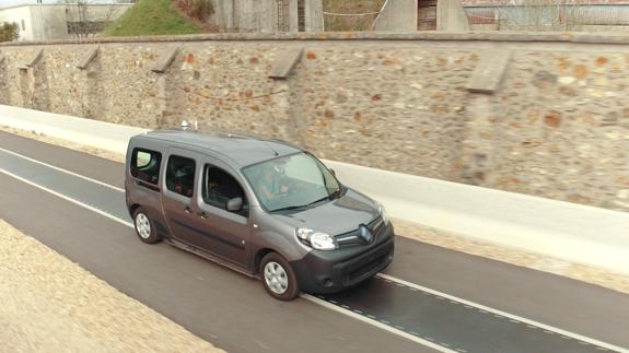 Renault trabaja en la recarga en marcha de vehículos eléctricos
