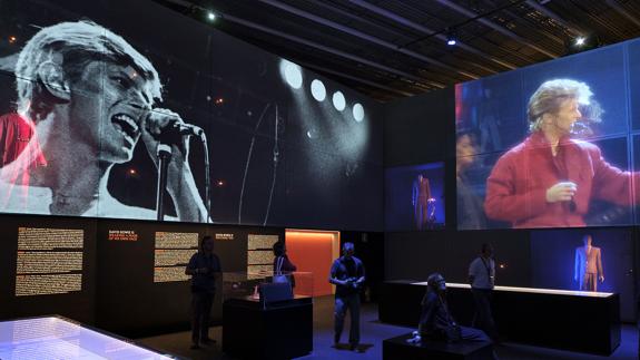 Exposición sobre la vida de David Bowie en Barcelona.