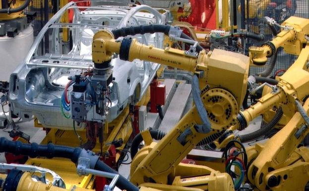 Cadena de montaje automatizada en la fábrica de Opel en Alemania.