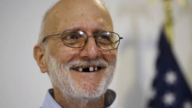 Buscan 15 voluntarios sin dientes en la mandíbula para un nuevo estudio clínico
