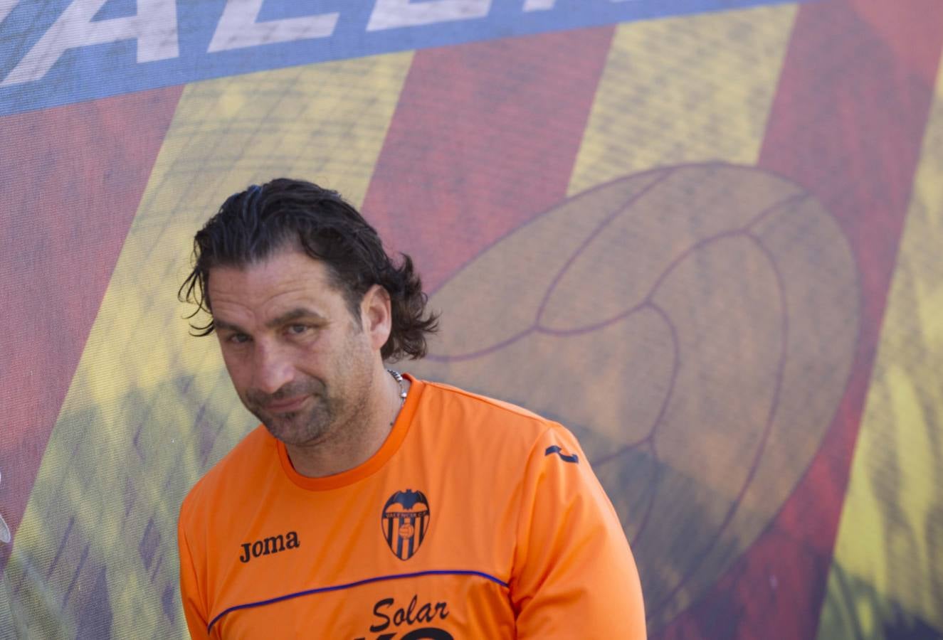 Pizzi, en el entrenamiento de esta mañana en Paterna.