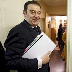 El exvicepresidente de la Generalitat Gerardo Camps tras un pleno del Consell. . :: efe