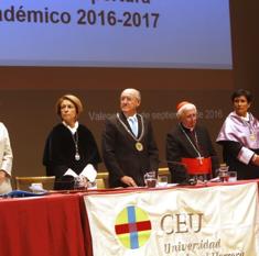 De izquierda a derecha Bueno, Visiedo, Romero, Cañizares y la vicerrectora Mª José González. :: m. molines