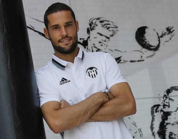 Mario Suarez, jugador del Valencia CF.