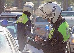 Multas de 2.400 euros por llevar la música alta en el coche