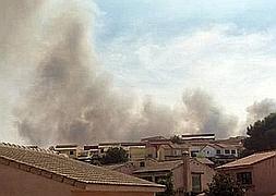 Incendio en Ribarroja junto a un colegio