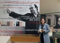 La consellera Catalá, en la exposición sobre Estellés. / Irene Marsilla