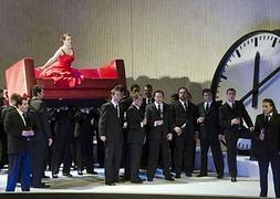Un instante del ensayo general de 'La Traviata'. / EFE
