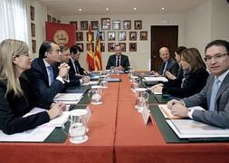 El Gobierno de la Generalitat, reunido en la Fundación Premios Jaume I. / EFE-Juan Carlos Cárdenas
