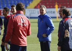 Caparrós: «Tenemos que defender a bocados si es necesario»