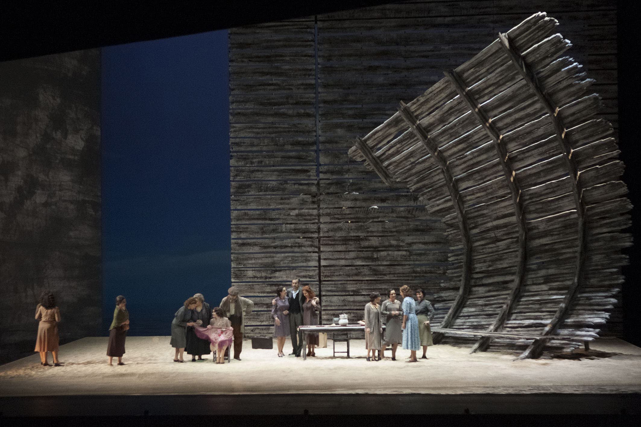 La ópera ´Maror´ daba ayer las últimas pinceladas en el ensayo general para su estreno