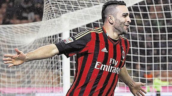 Rami celebra un gol con el Milan.