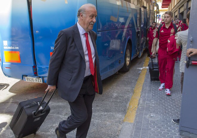 El seleccionador Vicente del Bosque llega al hotel de concentración para el partido España-Bolivia.