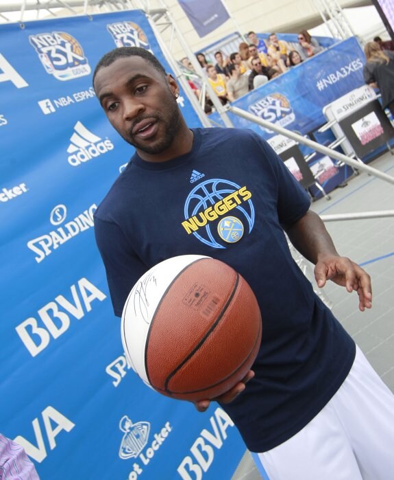 Ty Lawson, ayer durante el NBA 3X que se está celebrando en Valencia. :: j. j. monzó