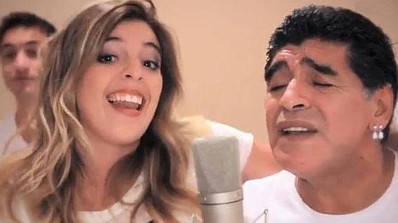 Dalma y su padre, Diego Armando Maradona.