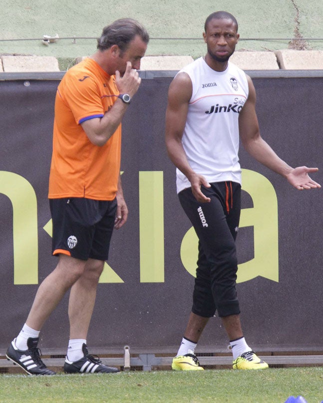 Keita, en un entrenamiento con el Valencia. / 