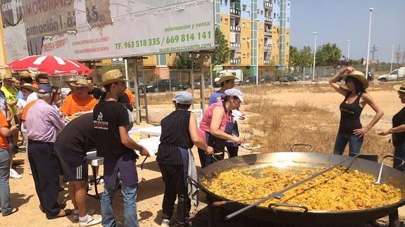 Aficionados del Valencia, en la fiesta celebrada en Picanya.