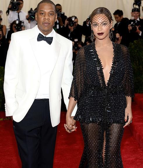 Jay-Z y Beyoncé a su llegada a la gala del MET. 