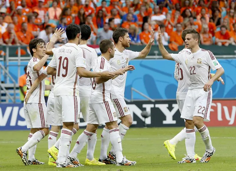 Los jugadores de España celebran un gol. 