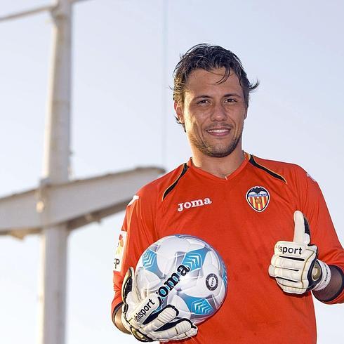 Diego Alves, tras renovar hasta 2019: «Quiero hacer historia con el Valencia»