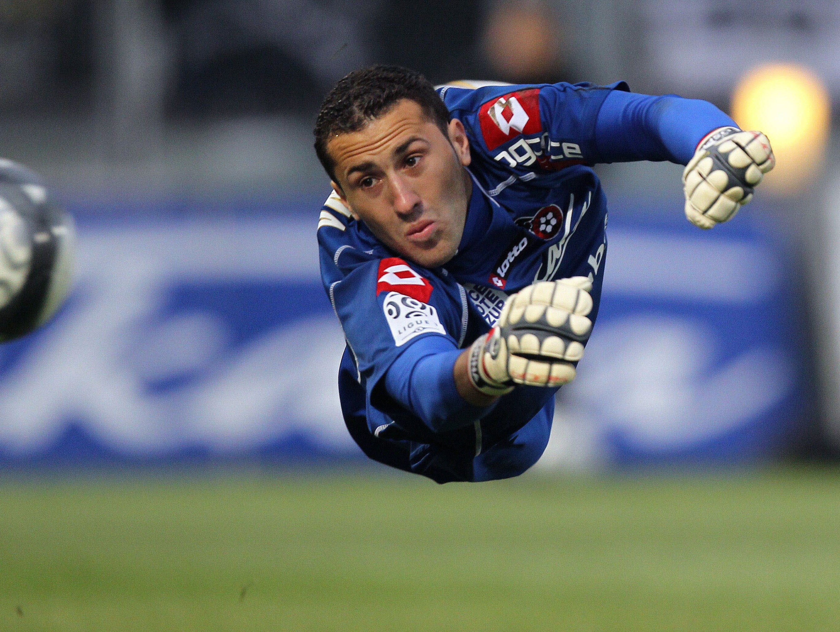 El meta David Ospina durante un partido de la liga francesa. 