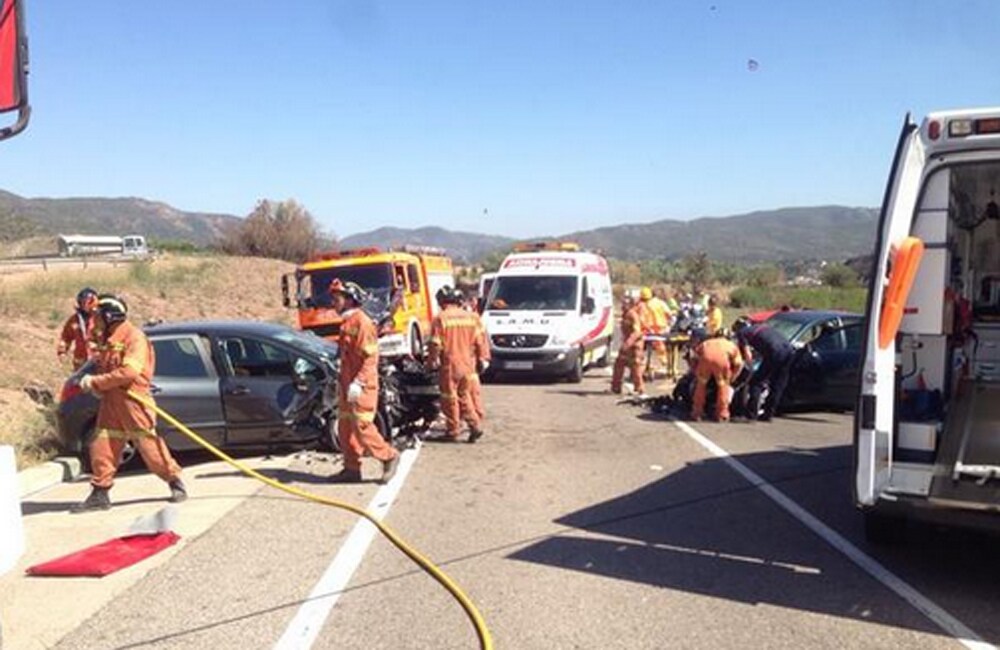 Fallecen tres personas en un accidente en Chelva