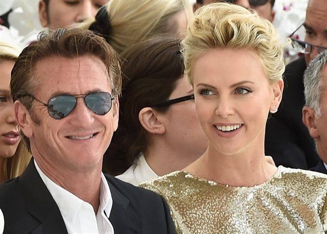 Charlize Theron y Sean Penn.