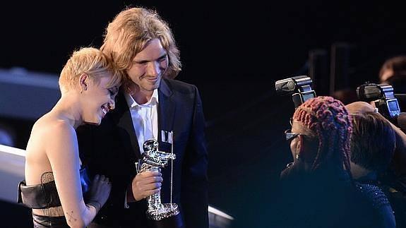 Miley Cyrus y Jesse Helt. 