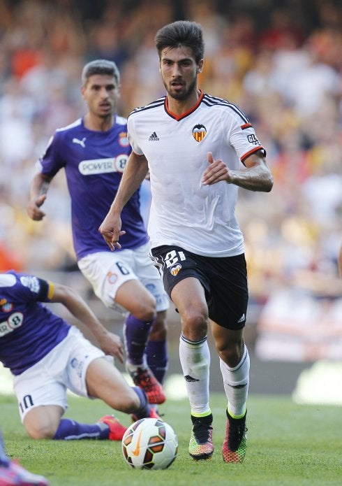 André Gomes, durante el Valencia-Espanyol. :: jesús signes