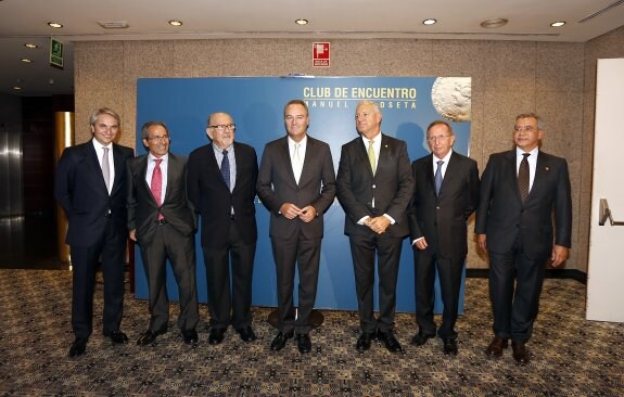 Todos los presidentes del Club de Encuentro, con Alberto Fabra. :: m. molines